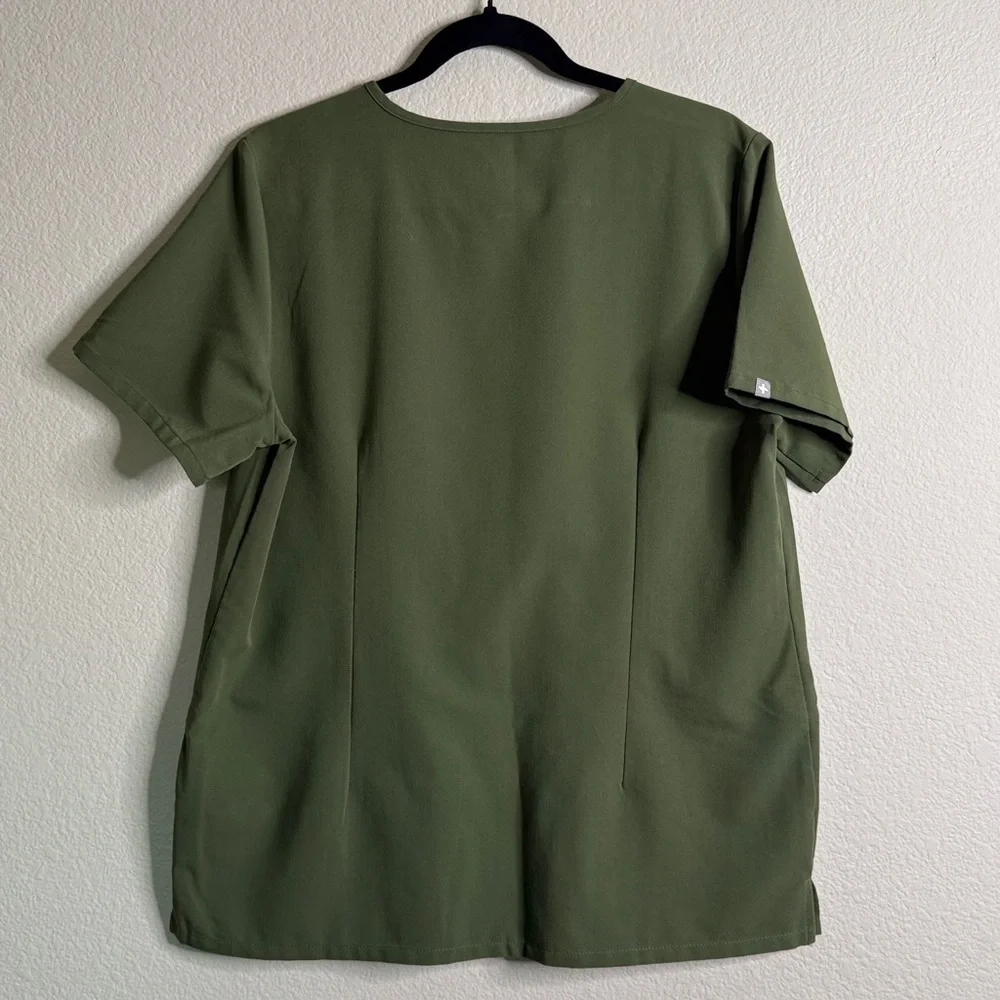 Figs Casma scrub top unisex size large EUC army green